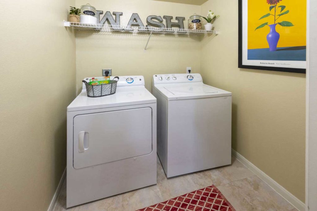 Montelago Apartments; one two three bedroom apartments for rent in southeast Houston TX; pet friendly apartments homes near San Jacinto College, Clear Lake University, Pasadena, Galveston, Pearland